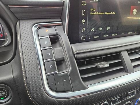 Used 2023 GMC Yukon XL SLT image 27