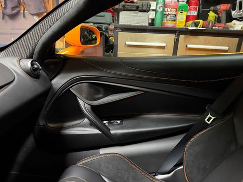 Used 2025 McLaren 750S image 12