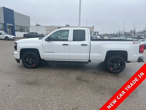 Used 2018 Chevrolet Silverado 1500 LT w/ Redline Edition image 1