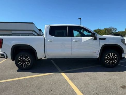 New 2026 GMC Sierra 1500 AT4 w/ AT4 Premium Package image 9