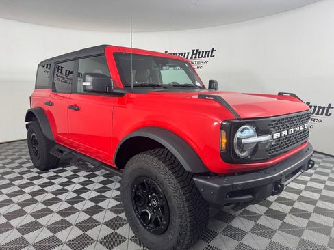 Used 2024 Ford Bronco Wildtrak AWD/4WD image 6