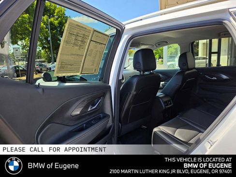 Used 2024 GMC Terrain SLT AWD/4WD image 20