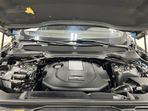 Used 2018 Land Rover Discovery HSE AWD/4WD image 30