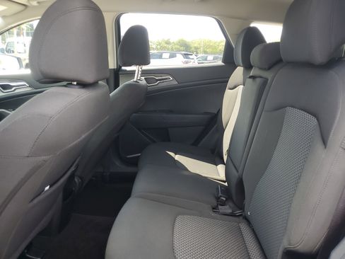 Used 2025 Kia Sportage LX AWD/4WD image 12