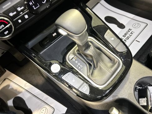 Used 2024 Kia Soul EX image 18
