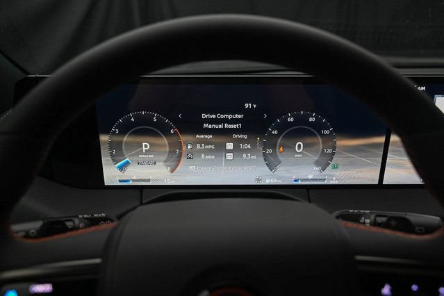 Used 2025 Nissan Armada PRO-4X AWD/4WD image 35