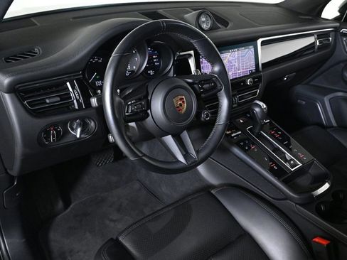 Certified 2023 Porsche Macan S image 4