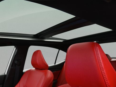 Used 2025 Toyota Camry XLE image 16