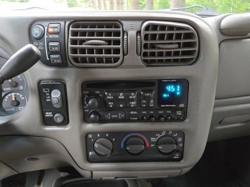 Used 2001 Chevrolet Blazer LT AWD/4WD image 20