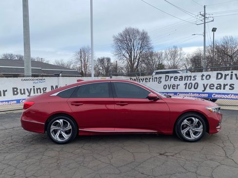 Used 2018 Honda Accord EX image 2