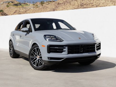 Certified 2026 Porsche Cayenne Coupe AWD/4WD image 9