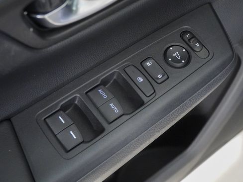 Used 2025 Honda CR-V Sport image 17
