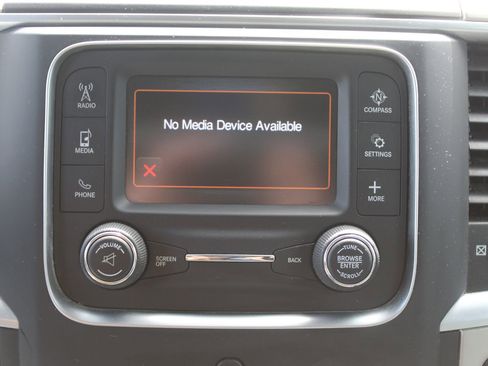 Used 2016 RAM 1500 Classic SLT AWD/4WD image 40