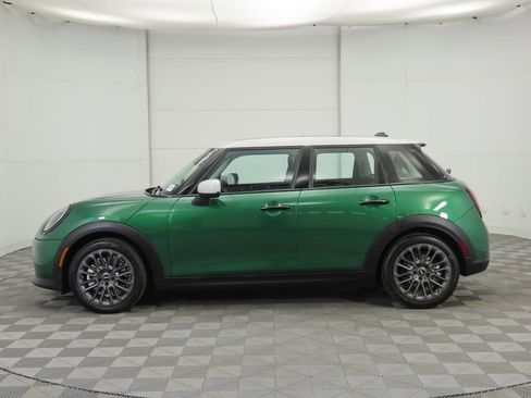 Used 2025 MINI Cooper 4-Door Hardtop image 9
