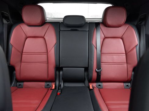 Certified 2025 Porsche Cayenne E-Hybrid Coupe AWD/4WD image 28