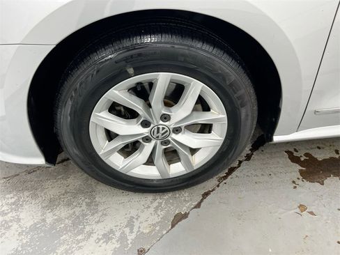 Used 2016 Volkswagen Passat 1.8T S image 25