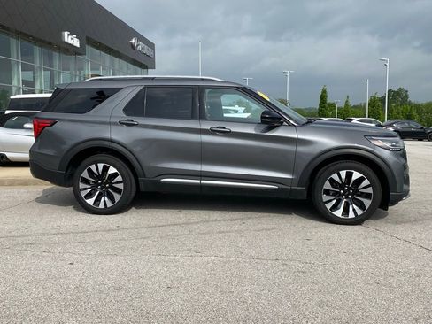 Used 2025 Ford Explorer Platinum w/ LUX Leather Package AWD/4WD image 9