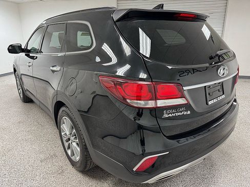 Used 2018 Hyundai Santa Fe SE image 7