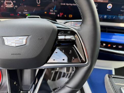 Certified 2025 Cadillac Optiq Sport 1 AWD/4WD image 24