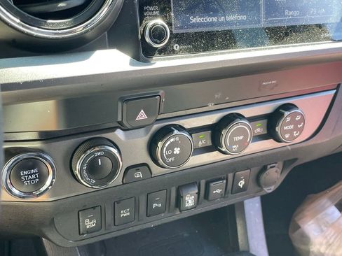 Used 2020 Toyota Tacoma TRD Off-Road w/ Technology Package image 8