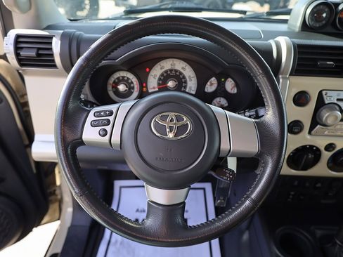 Used 2008 Toyota FJ Cruiser Base image 13