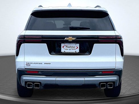 Used 2026 Chevrolet Traverse LT AWD/4WD image 4