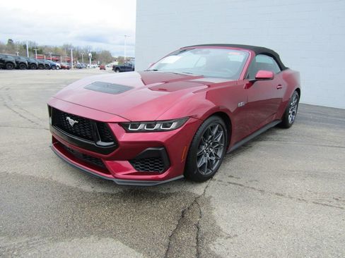 Used 2025 Ford Mustang GT Premium w/ GT Performance Package RWD image 3