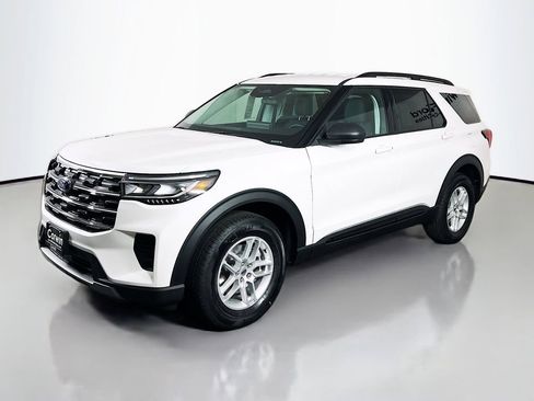 New 2026 Ford Explorer Active image 5