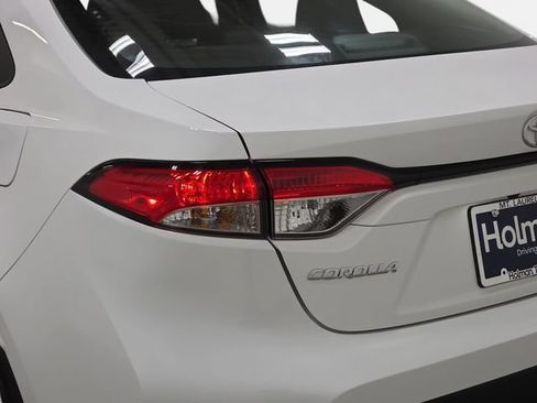 Certified 2025 Toyota Corolla LE FWD image 30
