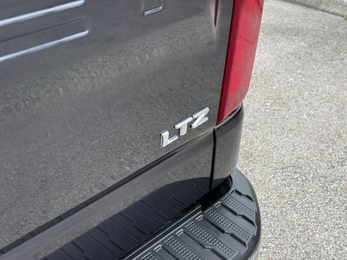 Used 2022 Chevrolet Silverado 1500 LTZ w/ Technology Package AWD/4WD image 11