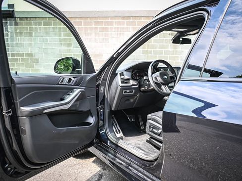 Used 2020 BMW X5 xDrive40i w/ M Sport Package AWD/4WD image 7