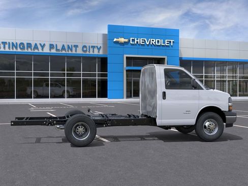 New 2025 Chevrolet Express 3500 w/ Power Convenience Package RWD image 5