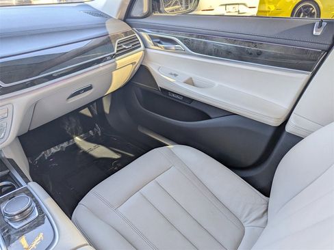 Used 2018 BMW 740i 740i image 8
