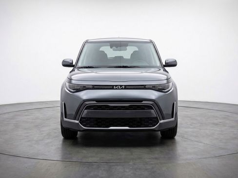 Used 2025 Kia Soul LX w/ LX Technology Package image 2