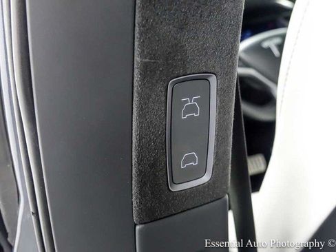 Used 2020 Tesla Model X Performance AWD/4WD image 37