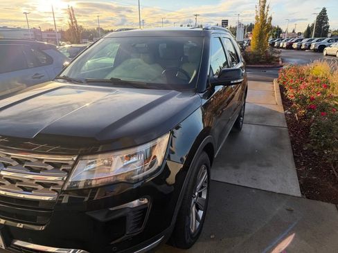 Used 2018 Ford Explorer Limited AWD/4WD image 2