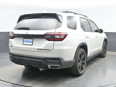 Used 2025 Honda Pilot Black Edition image 10