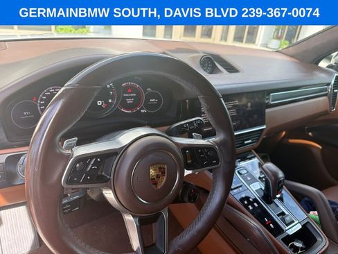 Used 2022 Porsche Cayenne GTS AWD/4WD image 8