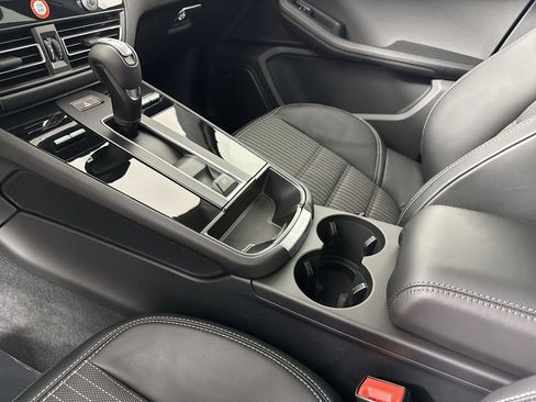 Certified 2026 Porsche Macan Turbo AWD/4WD image 33