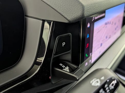 New 2026 Porsche Cayenne image 38