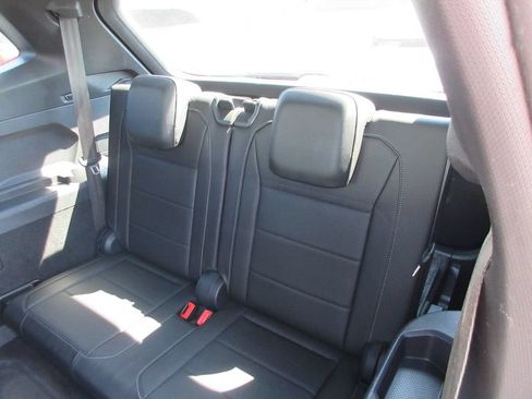 Used 2019 Volkswagen Tiguan SEL Premium R-Line FWD image 23