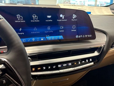 New 2026 Cadillac Lyriq Signature Sport w/ LPO, Bronce Accent Package AWD/4WD image 19