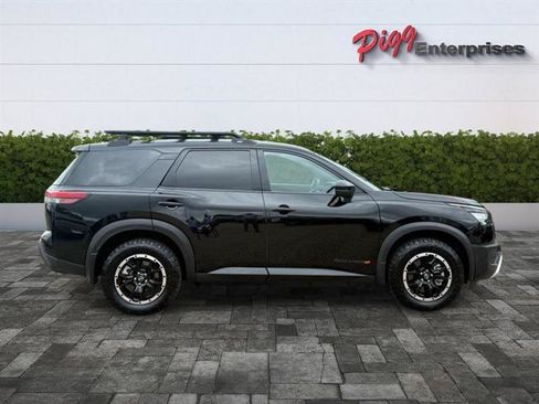 Used 2025 Nissan Pathfinder Rock Creek AWD/4WD image 8