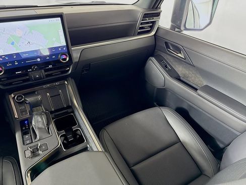 Used 2024 Lexus GX 550 AWD/4WD image 25