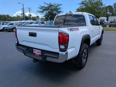 Used 2018 Toyota Tacoma TRD Off-Road AWD/4WD image 5