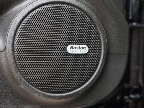 Used 2010 Chevrolet Camaro SS w/ RS Package image 17