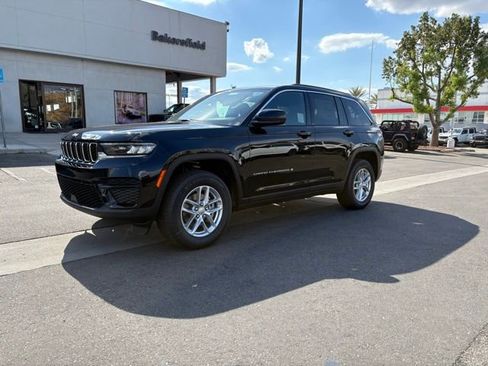 New 2026 Jeep Grand Cherokee 2WD image 3