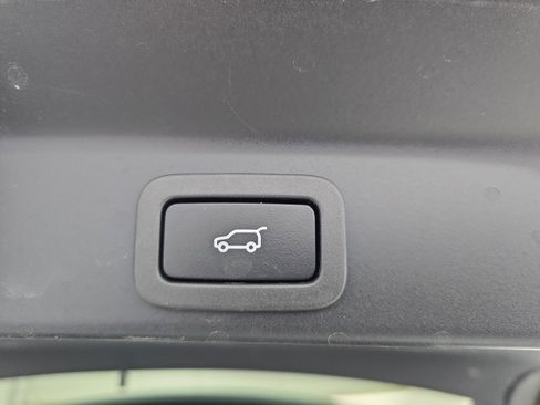 Used 2021 Jaguar F-PACE S image 13