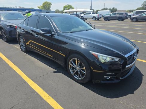Used 2017 INFINITI Q50 Signature Edition w/ All Weather Package (L93) AWD/4WD image 4