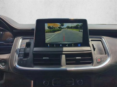 Used 2023 Chevrolet Suburban Z71 w/ Z71 Off-Road Package AWD/4WD image 16
